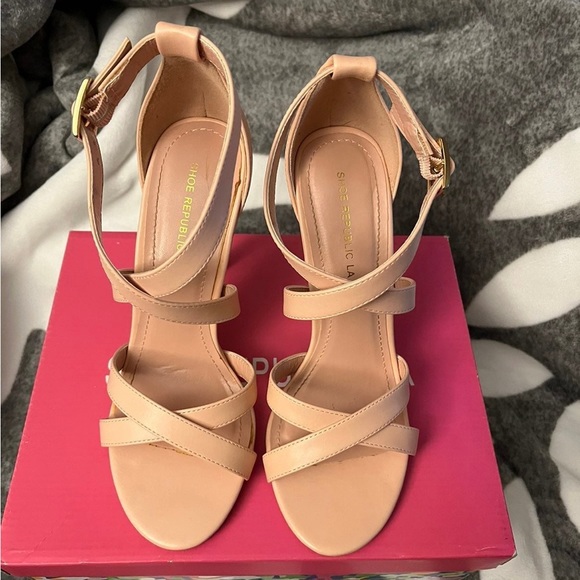 Shoe Republic LA Shoes - Like new Nude Heels